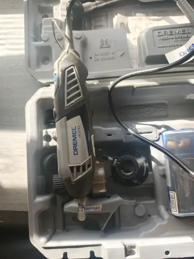 Herramienta rotativa Dremel 4000 con accesorios - miniatura 2