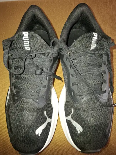 Zapatillas running negras Puma para mujer o unisex - miniatura 2