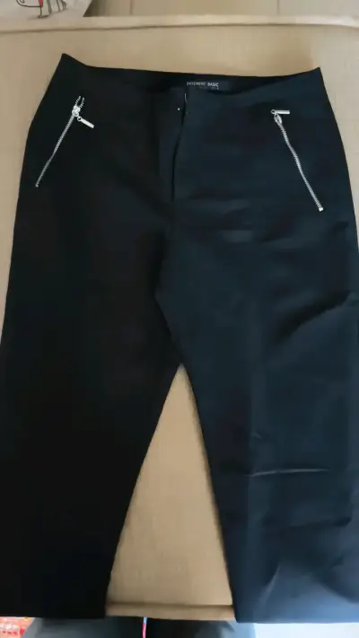 Pantalones negros con cierre metálico Basement Basic - miniatura 1