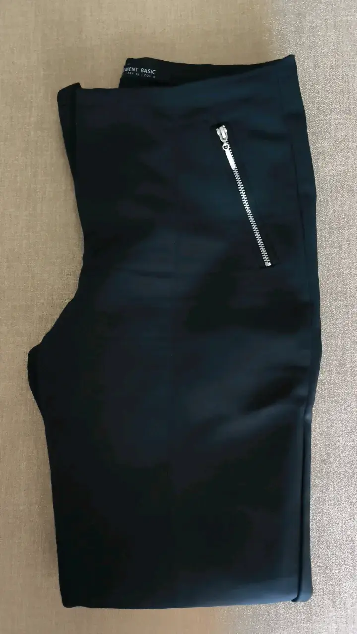 Pantalones negros con cierre metálico Basement Basic - 2