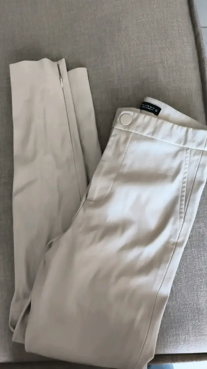 Pantalones beige Zara para mujer - 4