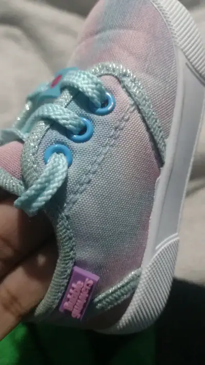 Zapatillas de bebé color pastel con cordones - miniatura 2