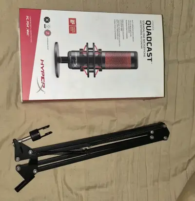 Micrófono HyperX QuadCast con soporte ajustable - miniatura 1
