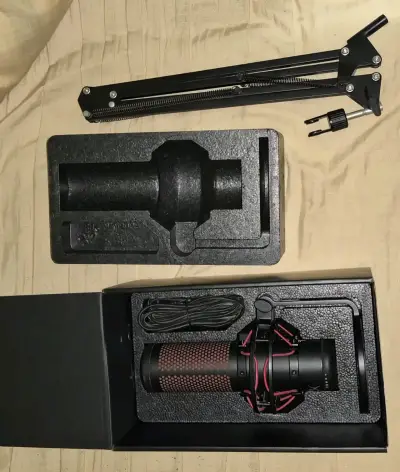 Micrófono HyperX QuadCast con soporte ajustable - miniatura 2
