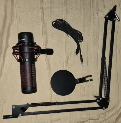 Micrófono HyperX QuadCast con soporte ajustable - miniatura 4