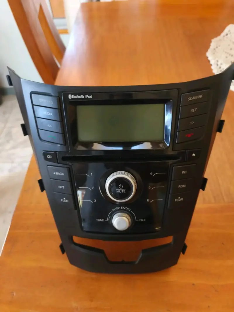 Radio de Auto Korando Ssangyong - 1