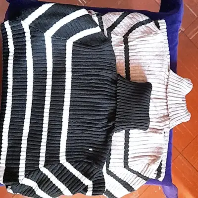 Chaqueta negra con cuello de lana para mujer - miniatura 5