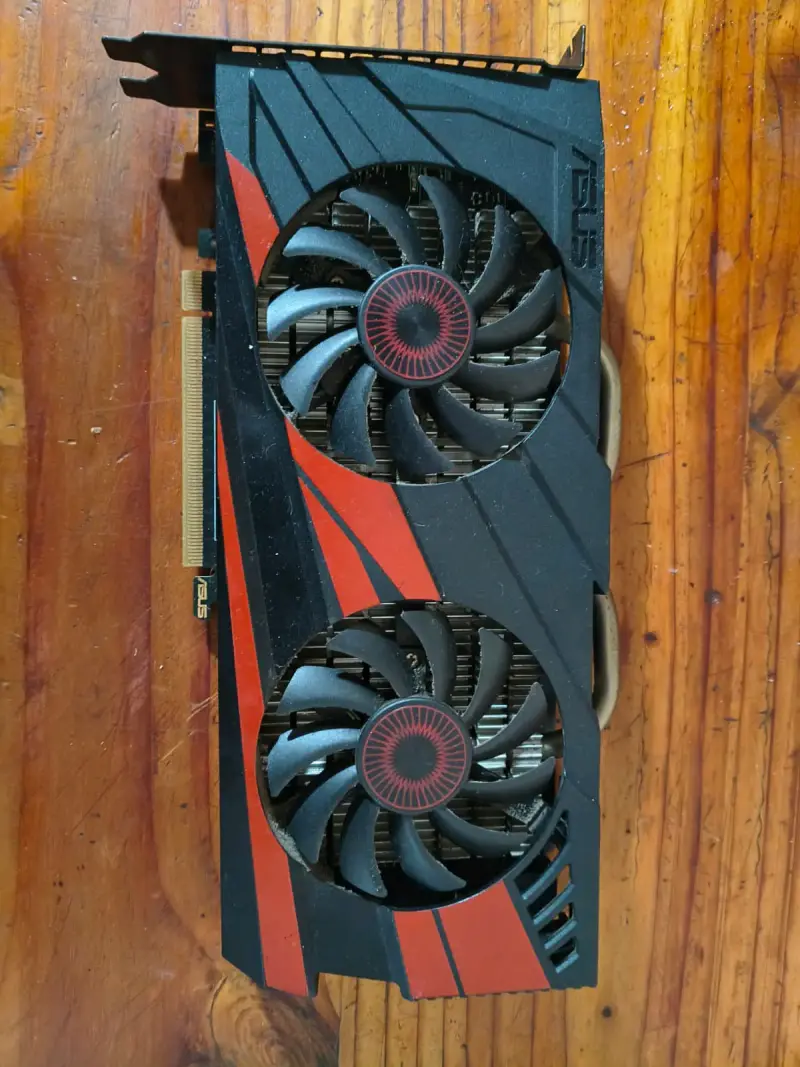 Procesador Intel Core i5 y Tarjeta Gráfica ASUS - 3