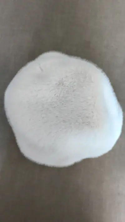 Sombrero de felpa blanco para invierno - miniatura 3