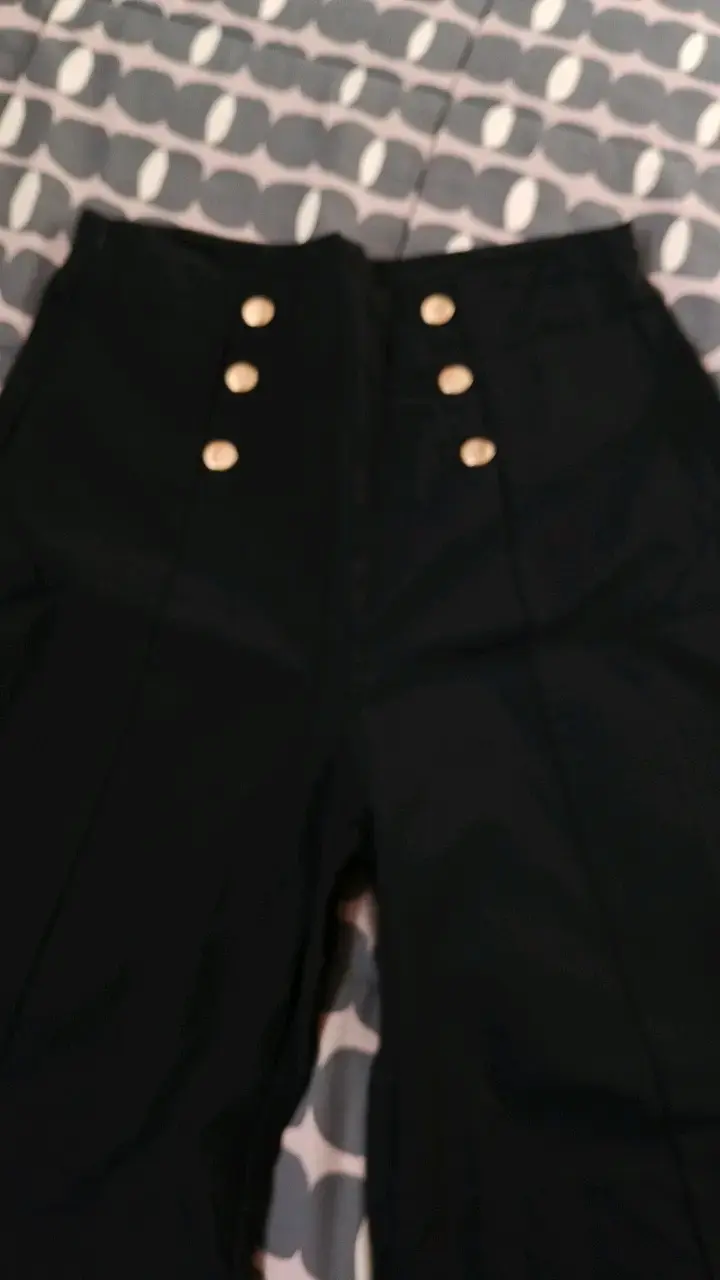 Pantalones  de mujer con botones dorados - 4