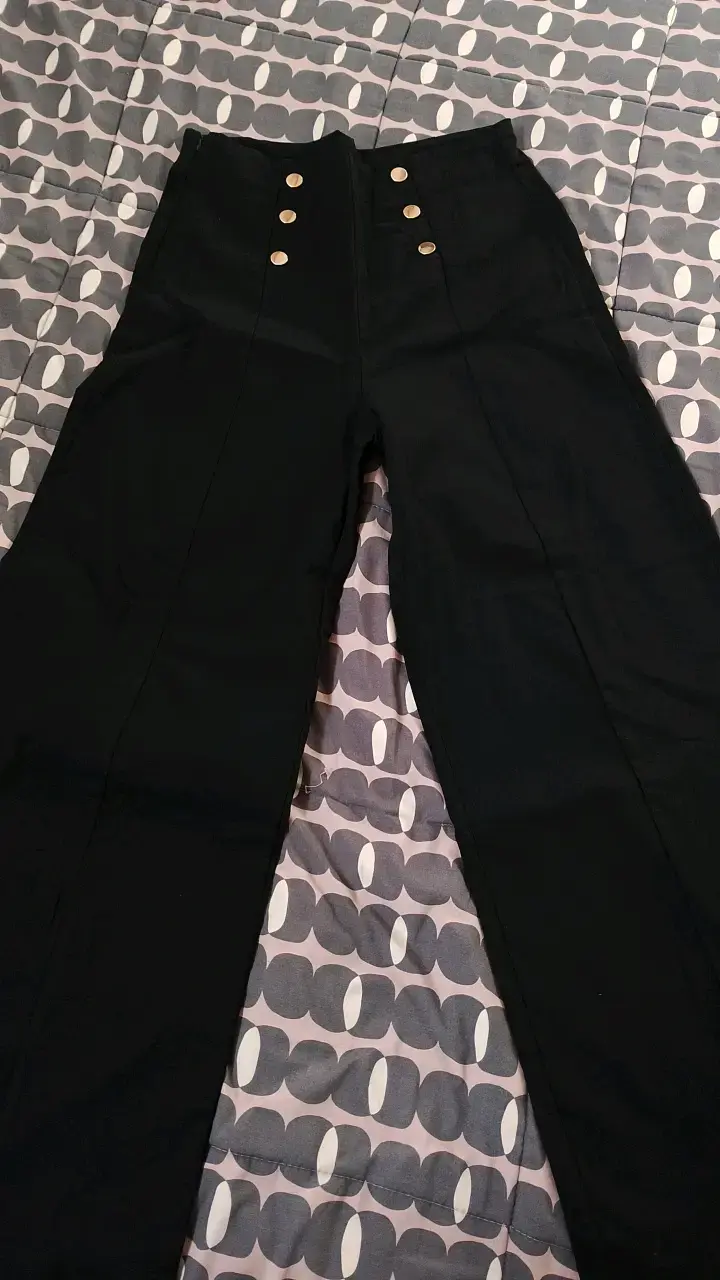 Pantalones  de mujer con botones dorados - 6
