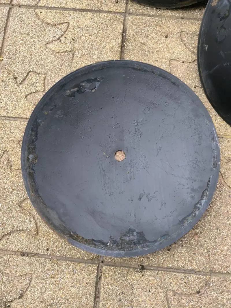 Discos de arado metálicos usados - 2