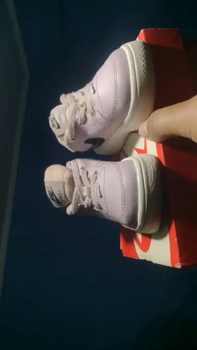 Zapatillas deportivas para niños Nike color lila - miniatura 2