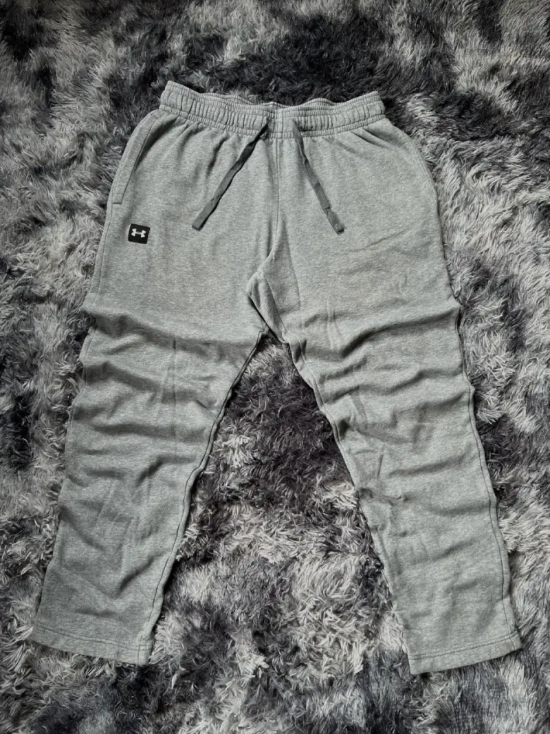 Pantalones deportivos grises Under Armour - 1