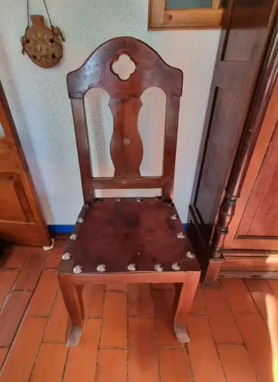 6 Sillas y 2 Sitiales Rústicos en Roble y Cuero - miniatura 4
