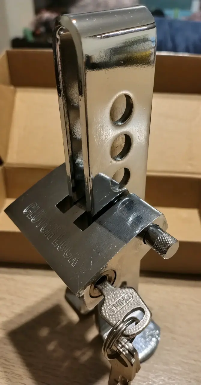 Traba pedal para autos - 1