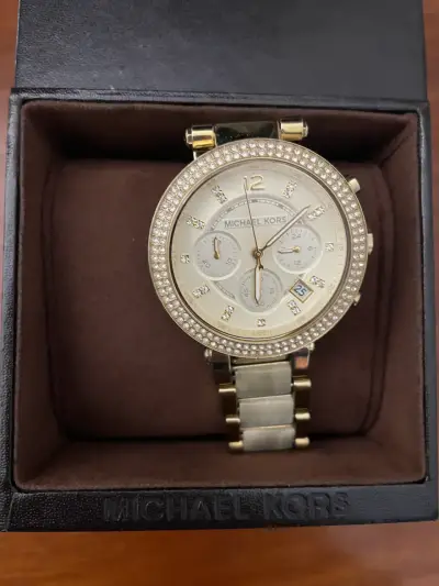 Reloj Michael Kors dorado con cristales - miniatura 1