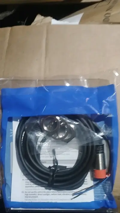 Sensor de proximidad Autonics PR18-8DP - miniatura 2