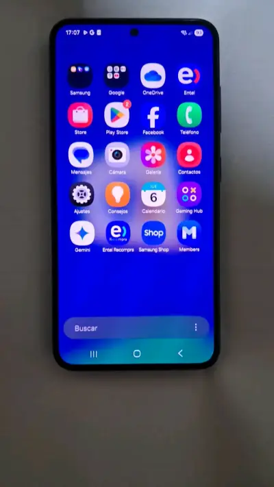 Samsung Galaxy S23 en buen estado - miniatura 1