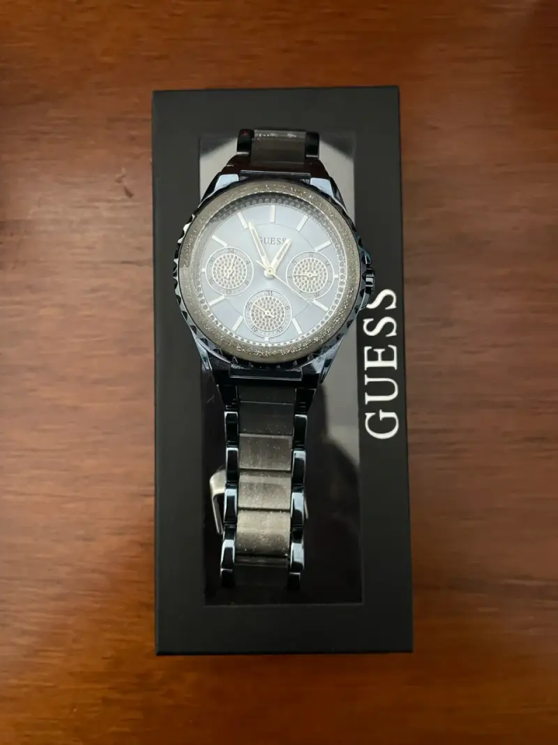 Reloj Guess para hombre con diseño elegante - 2