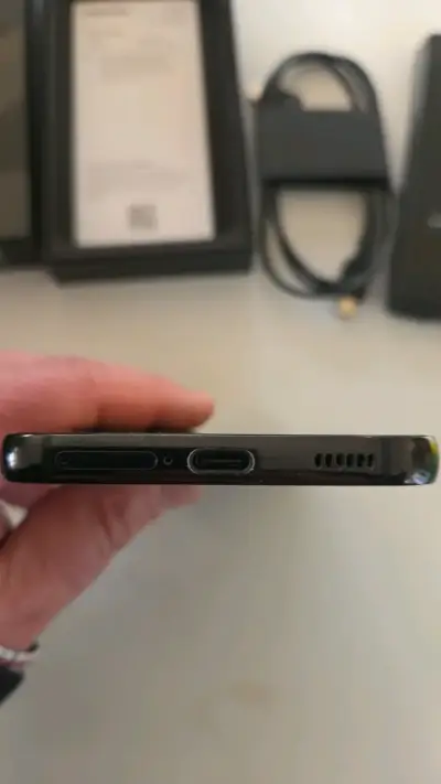 Samsung Galaxy S22 en buen estado - miniatura 6