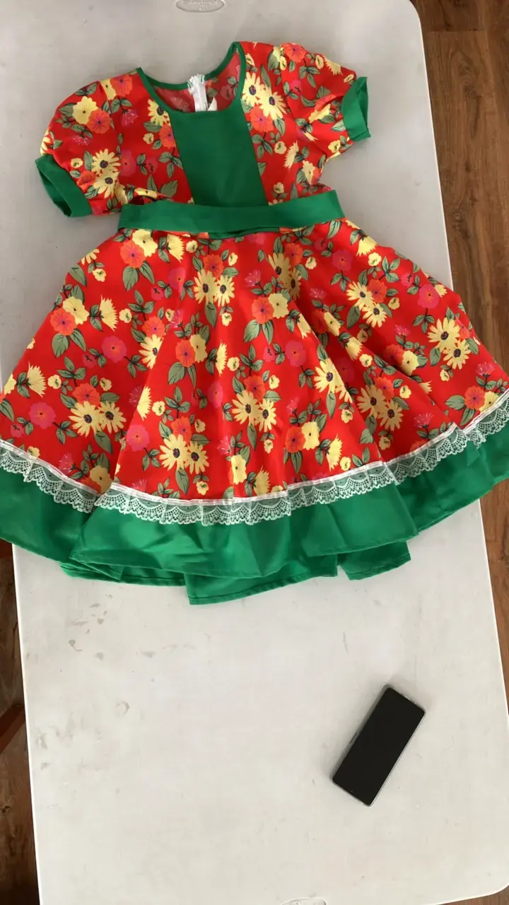 Vestido infantil floral con encaje y lazo - 1