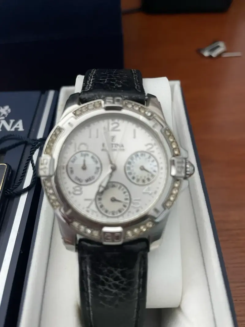 Reloj Festina con correa de cuero y cronógrafo - 1