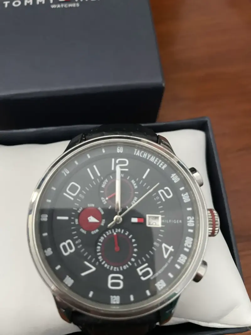 Reloj Tommy Hilfiger cronógrafo negro - 1