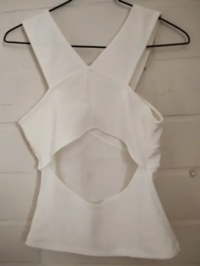 Top blanco cruzado sin mangas - miniatura 2