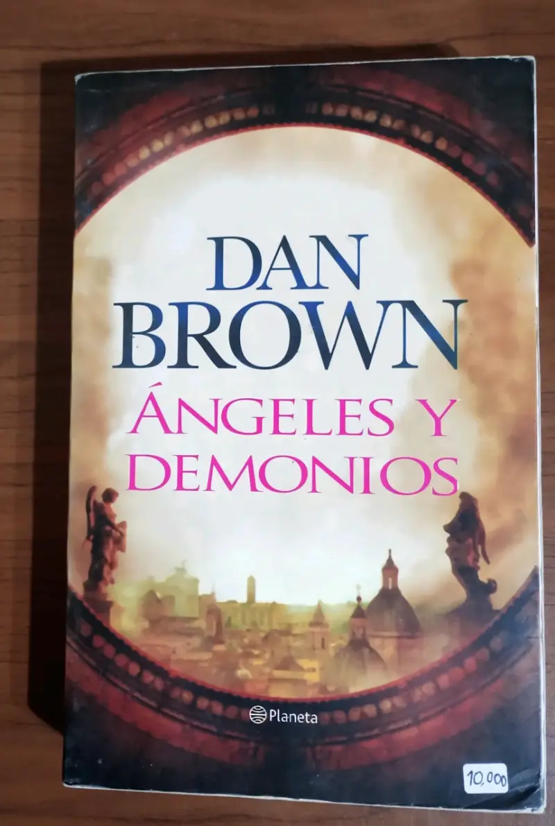Libro Ángeles y Demonios de Dan Brown