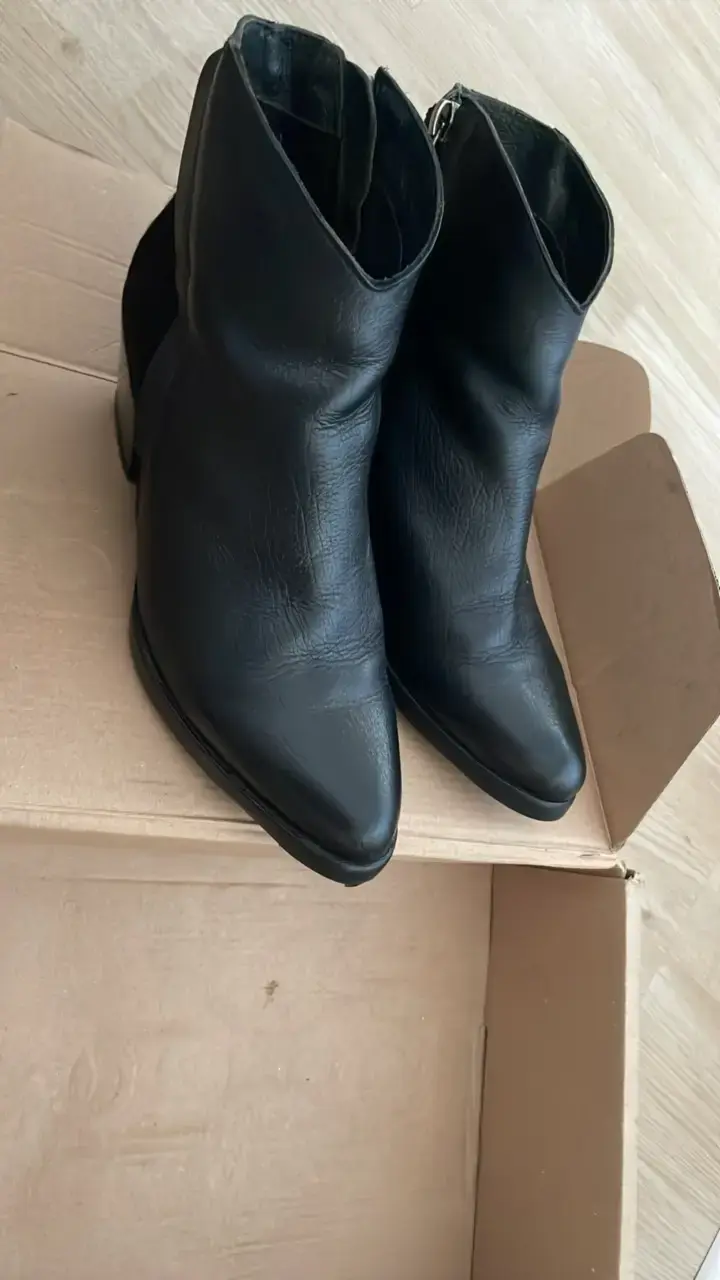 Botines de cuero negro con cierre lateral - 3