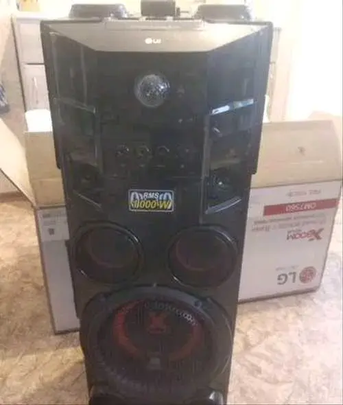 Parlante LG XBOOM con luces LED y 1000W - 2