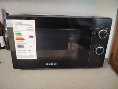 Microondas Samsung 20L Negro - miniatura 1
