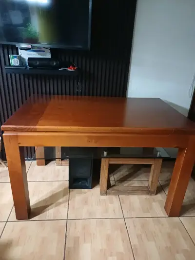 Mesa de comedor de madera robusta - miniatura 1