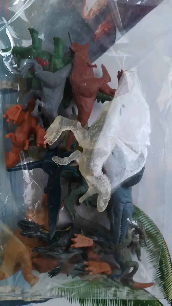 Set de Figuras de Dinosaurios de Plástico - 1