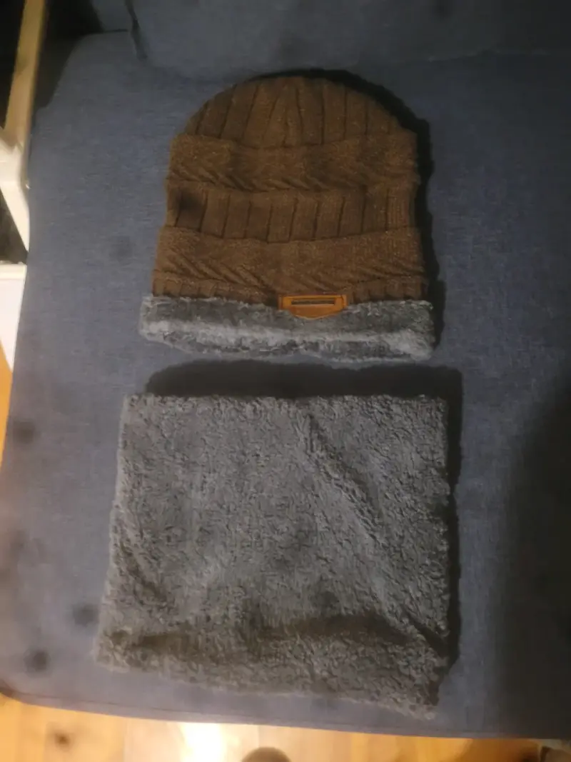 Set de gorro y bufanda térmicos marrón y gris - 2
