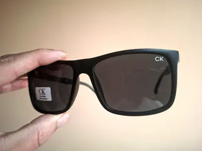 Lentes de sol Calvin Klein unisex - miniatura 1