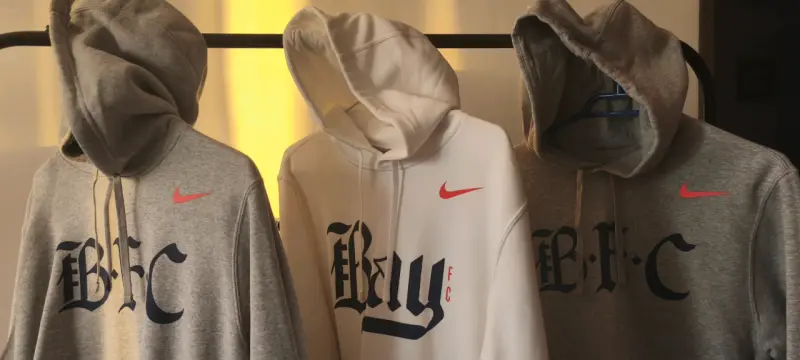 Polerones con capucha Nike grises y blanco - 3