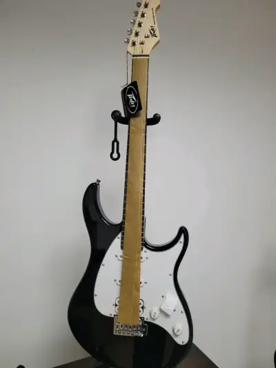 Guitarra eléctrica Peavey Raptor Plus negra - miniatura 1