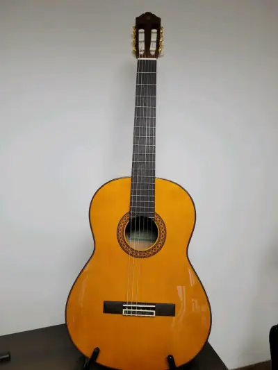 Guitarra clásica Yamaha C80 en buen estado - miniatura 1