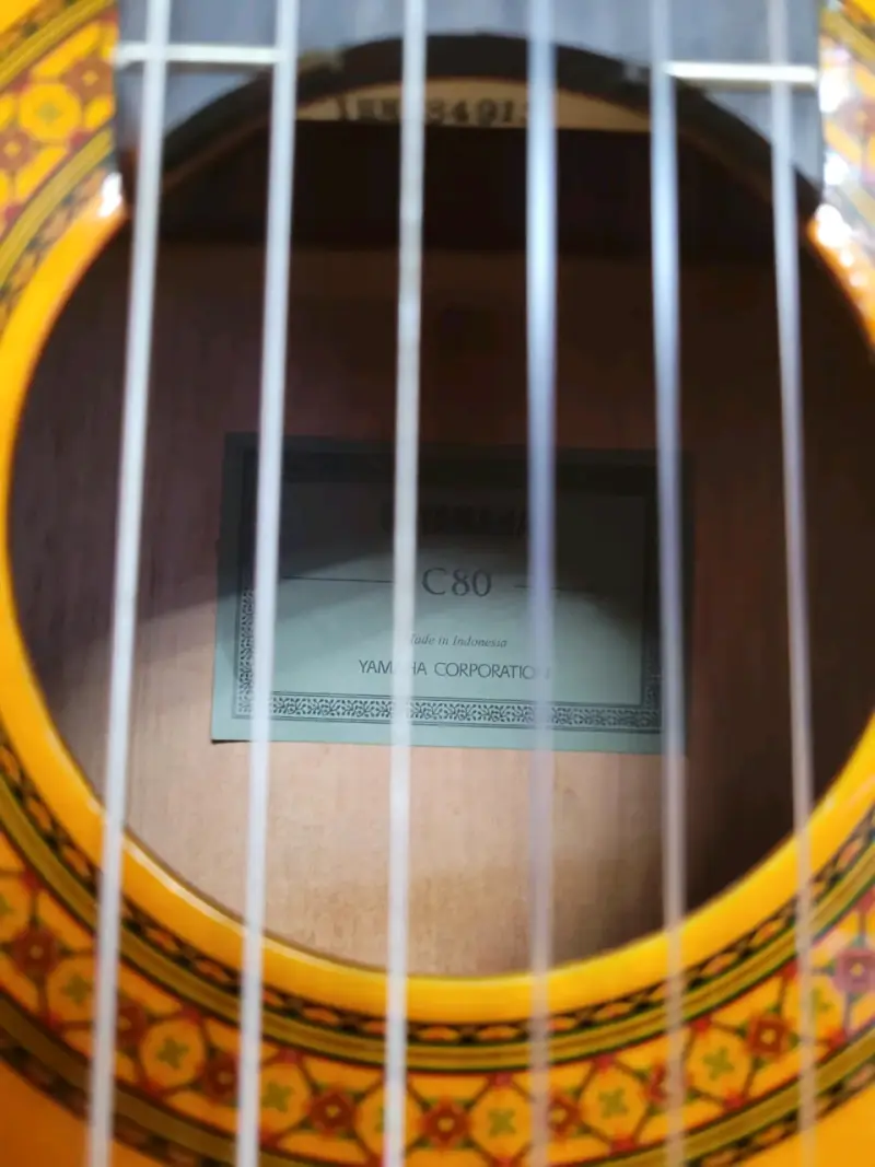 Guitarra clásica Yamaha C80 en buen estado - 3