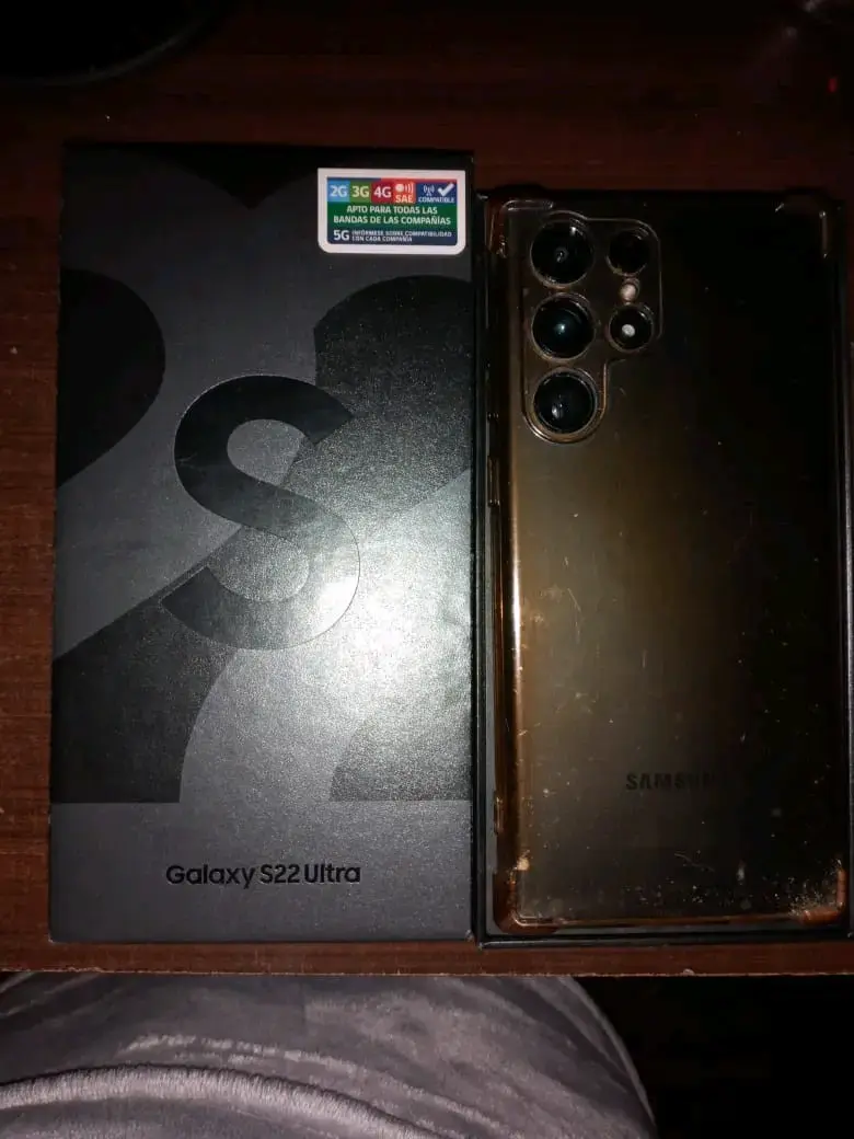 Samsung Galaxy S22 Ultra en buen estado - 6