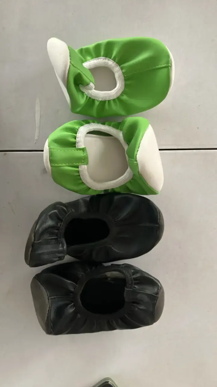 Zapatillas chicle verde y negra talla 34-35