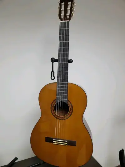 Guitarra clásica Yamaha C40 Nueva - miniatura 1
