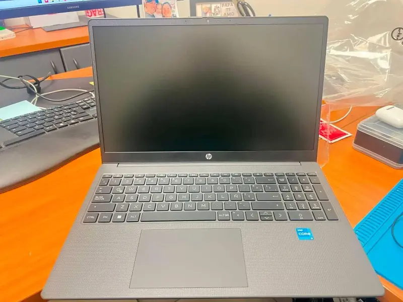 Notebook HP Intel Core i3 en buen estado - 1