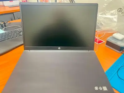 Notebook HP Intel Core i3 en buen estado - miniatura 2