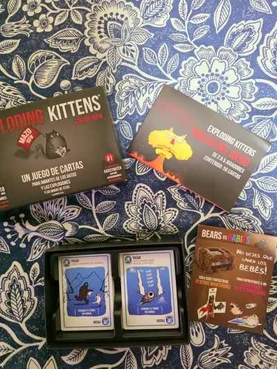 Juego de cartas Exploding Kittens Edición NSFW - miniatura 2