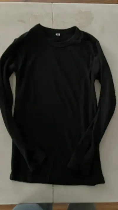 Polera negra de manga larga talla 16 - miniatura 1