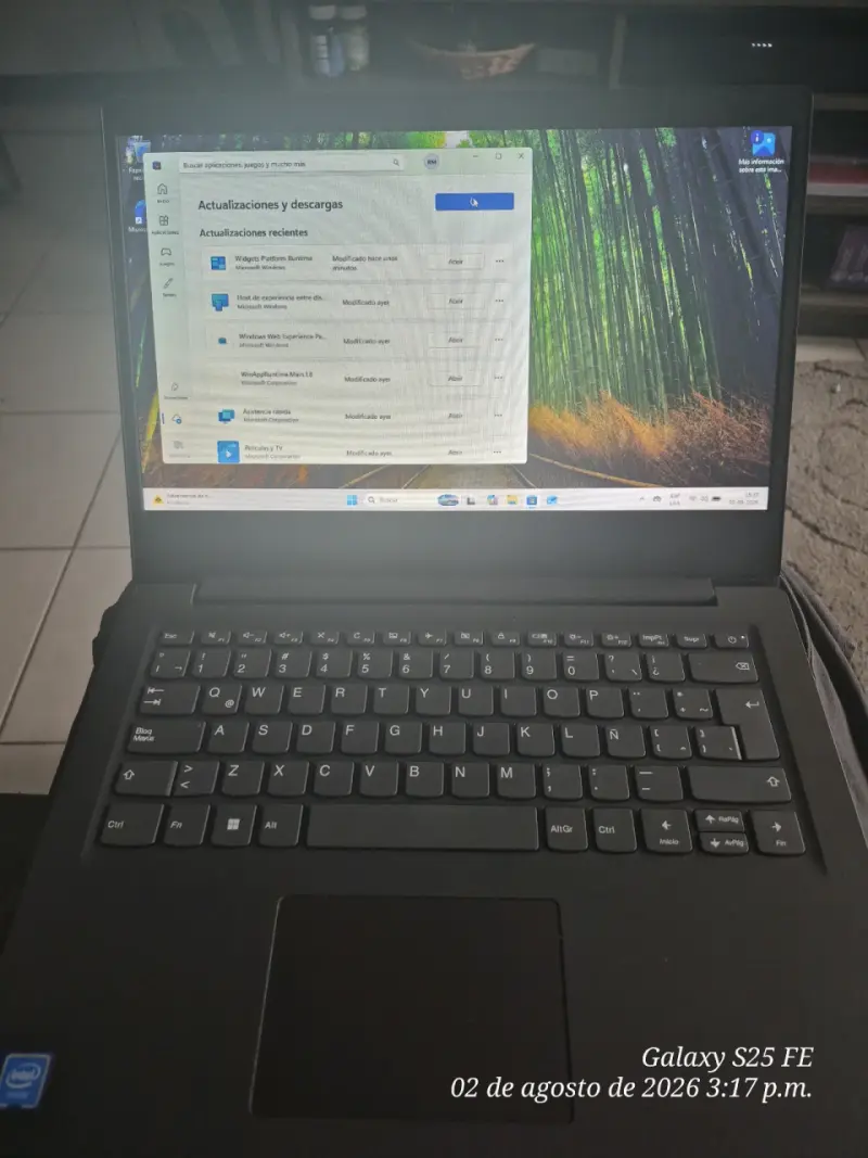 Notebook Lenovo con Intel Core i5 en buen estado - 1