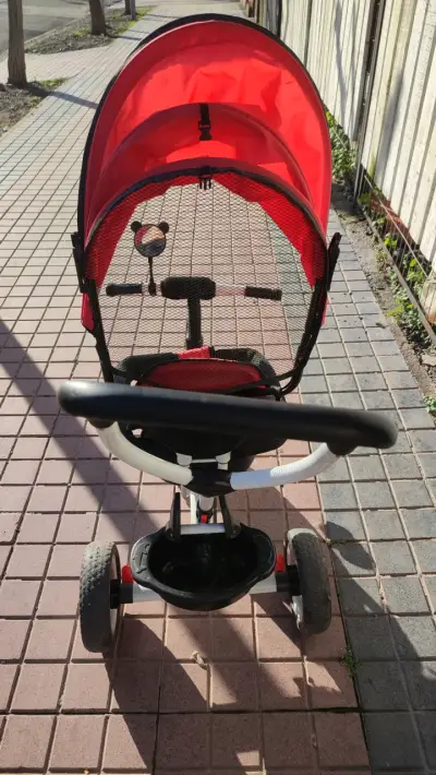 Triciclo infantil rojo con manillar ajustable - miniatura 3